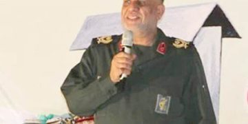 در هر کوی و برزنی نام و یاد شهدا می درخشد