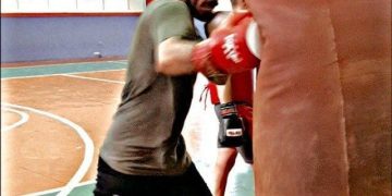 بوکسور حرفه ای فداغ گواهینامه مربیگری دریافت کرد