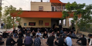 قرائت زیارت عاشورا در خانه باغ حاج جابر فداغی