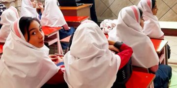 کارگاه مهارتی با موضوع دختر توانمند ذهن برتر در دبستان غیردولتی نیکان لامرد برگزار شد