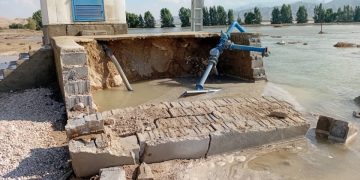 تخریب اتاقک چاه جدیدالاحداث آبفا در پی بارندگیهای سیلآسا در زیر سد فداغ