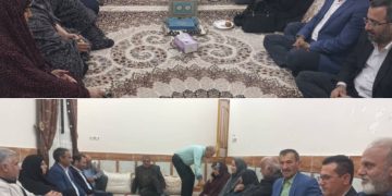 دیدار فرماندار و بخشدار و معاون عمرانی و فناوری فرمانداری گراش و اعضای شورای اسلامی  با خانواده شهید علی قاسمنژاد و ابراز همدردی به مناسبت درگذشت مادر آن شهید والامقام